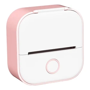 Der Phomemo T02 ist ein kabelloser, tragbarer Etikettendrucker in Pink und Weiß. Leicht, kompakt und tintenfreier Thermodruck. Perfekt für Etiketten, Notizen, Fotos oder Scrapbooking. Bluetooth-Konnektivität, kostenlose App und langlebiger Druckkopf.