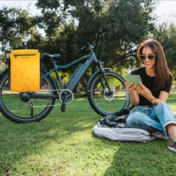 Wozinsky wasserdichter Rucksack für Fahrradkofferraum Fahrradtasche 2in1 23l schwarz (WBB31BK)