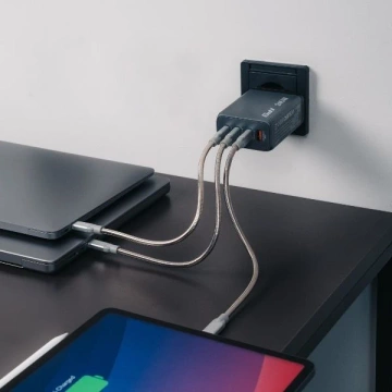 Verbatim GaN 240W Wandladegerät 3xUSB-C/USB-A grauer Adapter