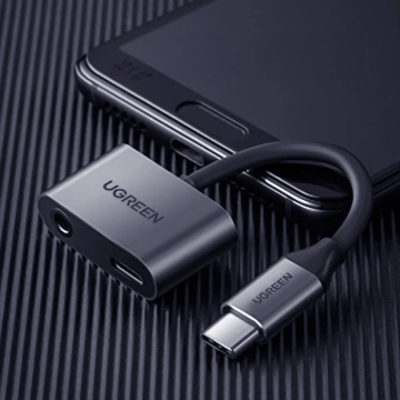 Ugreen CM193 USB-C auf 3,5 mm Mini-Buchse USB-C Ladeadapter Grau