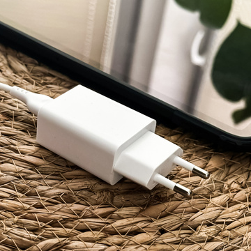  Ładowarka sieciowa USB + kabel USB - Lightning do iPhone 1m szybka 2.4A 12W Denmen Biała