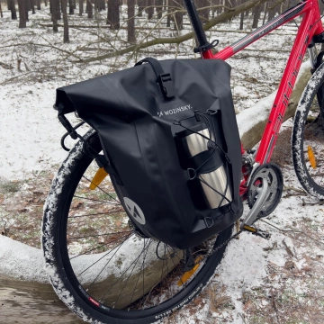 Wozinsky wasserdichte Fahrradtasche 25l schwarz (WBB24BK)