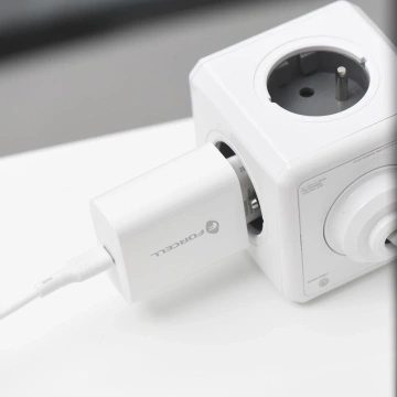 Szybka Ładowarka Forcell 25W PD QC 4.0 USB-C + kabel USB C do USB C biała