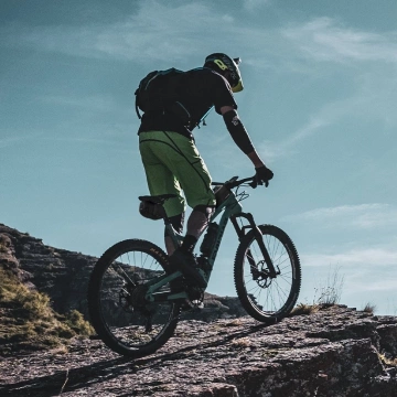 Wozinsky mała torba rowerowa pod siodełko 0,6 l czarny (WBB8BK black)