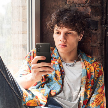 Etui do Samsung Galaxy S21 FE futerał Spigen Rugged Armor Matte Black + Szkło