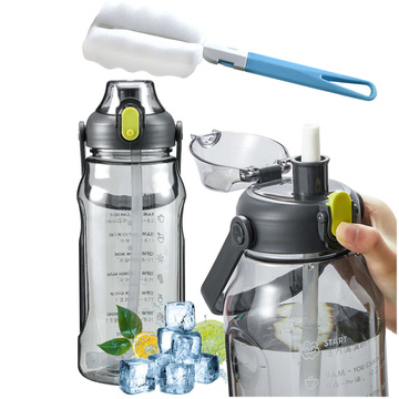 Flasche, Trinkflasche mit Strohhalm, 1,5l, motivierend, mit Erinnerung, mit motivierender Maßnahme, mit Griff, schwarze Waschbürste