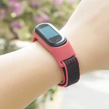 Alogy Nylonband für Xiaomi Mi Band 5/6/6 NFC Rot und Schwarz