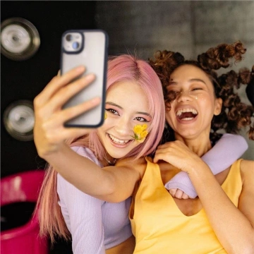 Spigen Crystal Hybrid-Hülle für Apple iPhone 15 Plus – transparent